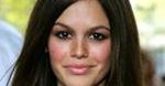 Rachel Bilson woli kanapę od Rzymu