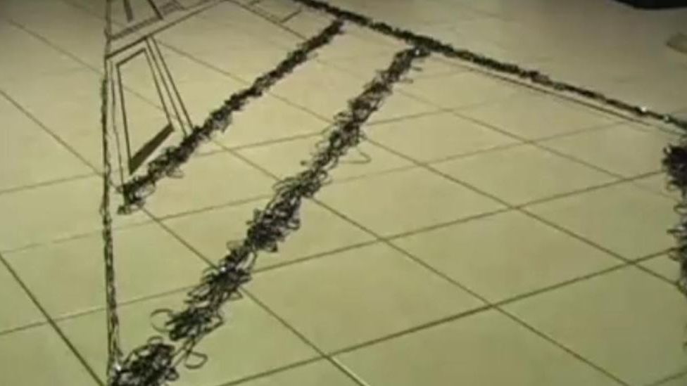 Jak zrobić iluzję optyczną z taśmy magnetofonowej? 1