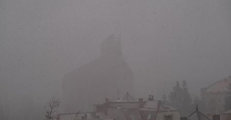 Linia szkwału dotarła do Lublina. Burza śnieżna i silny wiatr [RELACJA NA ŻYWO]