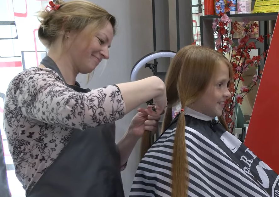 Dziewięcioletnia Kira ścięła włosy, by wesprzeć ukraińską armię 