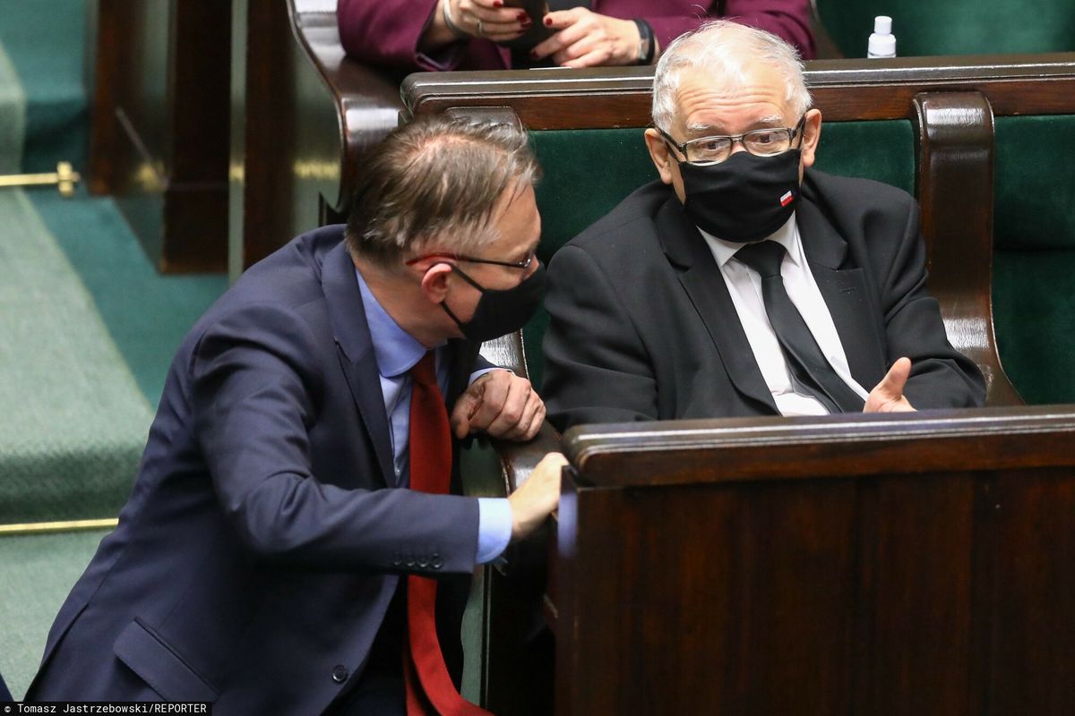 Co dalej z KRS? Arkadiusz Mularczyk i Jarosław Kaczyński w Sejmie