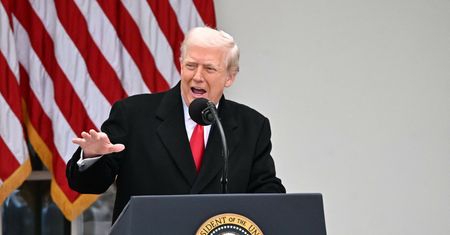 Po 1000 dol. na konto. Trump ogłasza szczegóły nowego programu