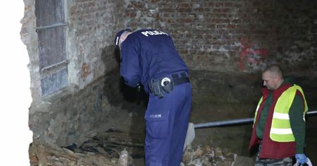 Odkrycie w kamienicy w Krośnie. Zidentyfikowano 80 elementów