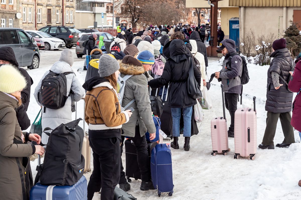 Біженці матимуть змогу подати документи на карту побуту (Photo by Dominika Zarzycka/NurPhoto via Getty Images)