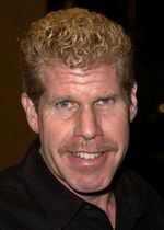 Ron Perlman zamiast Mickeya Rourke