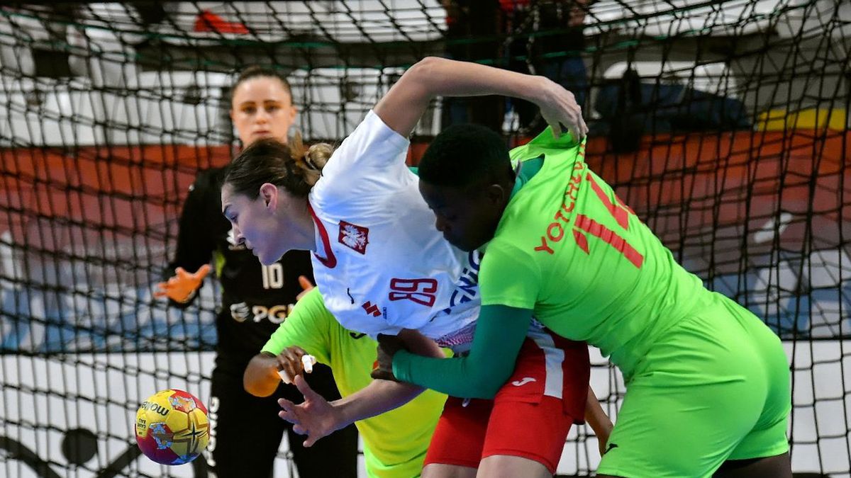 PAP / Marcin Bielecki / Na zdjęciu: Kinga Achruk i Jamine Yotchoum