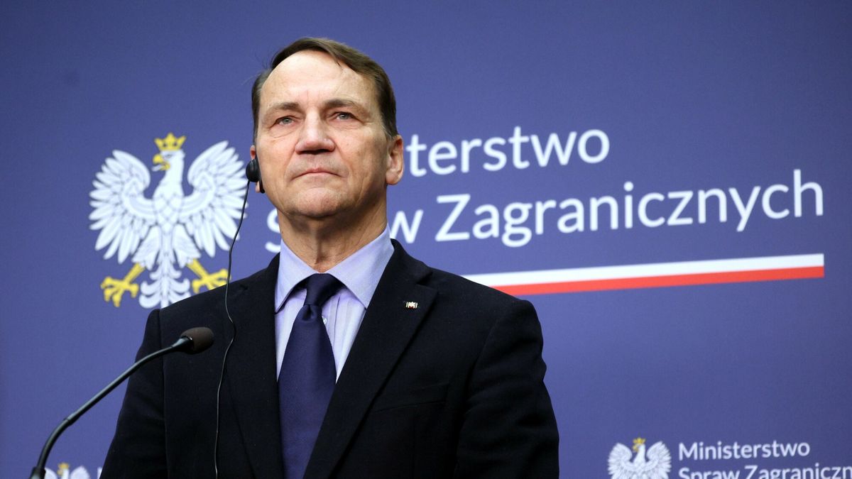 Szef MSZ Radosław Sikorski