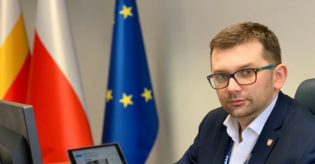Łukasz Kmita nowym wojewodą małopolskim. Kim jest Łukasz Kmita?
