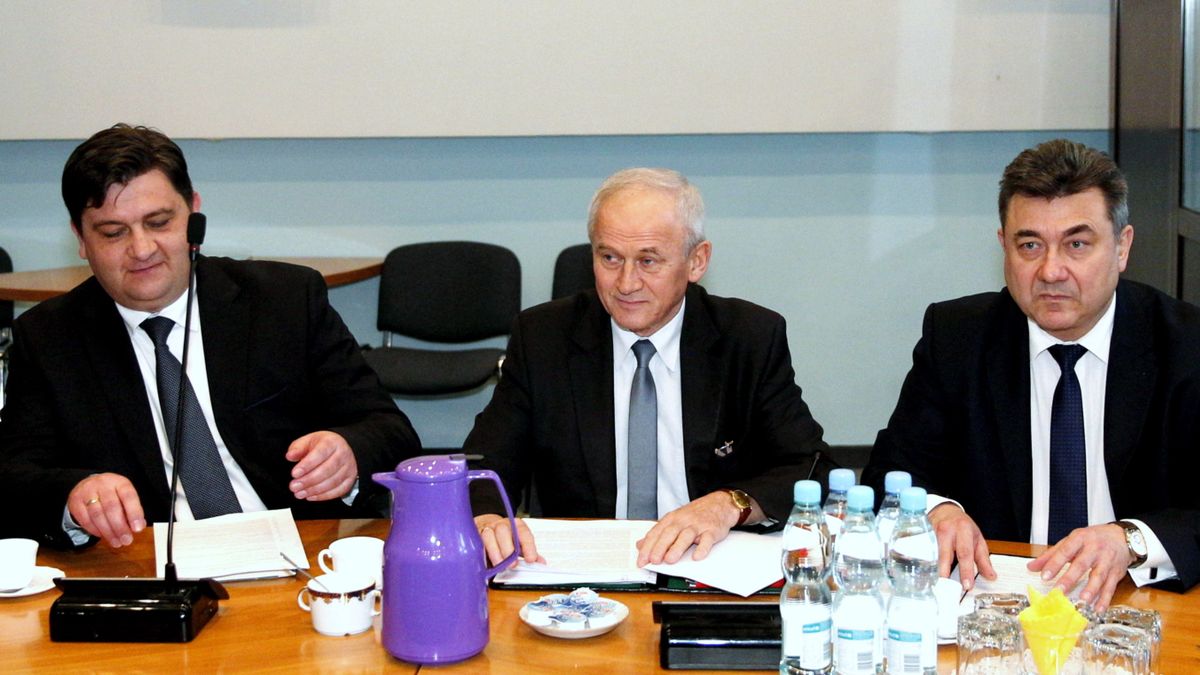 Na zdjęciu od lewej: prezes KW Tomasz Rogala, minister energii Krzysztof Tchórzewski, pełnomocnik rządu ds. restrukturyzacji górnictwa węgla kamiennego Grzegorz Tobiszowski
