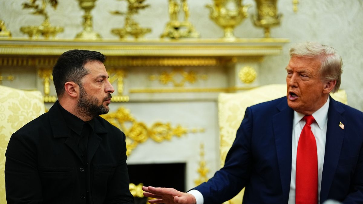 United States President Donald J Trump (R) meets President of Ukraine Volodymyr Zelensky (L) in the Oval Office of the White House in Washington, DC, USA, 18 August 2025. European Leaders are at the White House in support of President Zelenskyy following President Trump?s meeting with President Vladimir Putin of Russia in Anchorage, Alaska, USA, on August 15, 2025. EPA/AARON SCHWARTZ / POOL Dostawca: PAP/EPA.