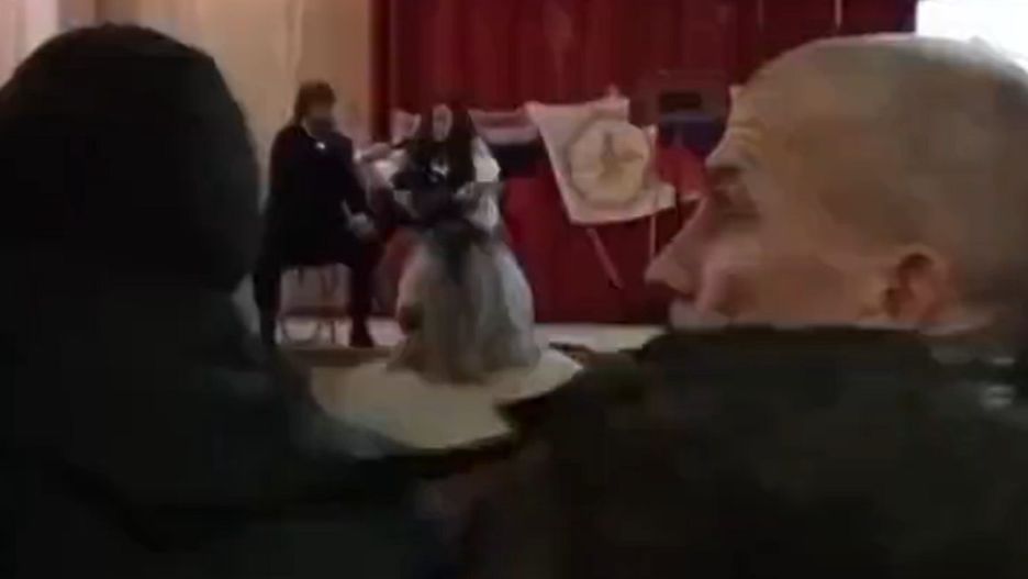 HIMARS-y uderzyły w trakcie ceremonii Rosjan