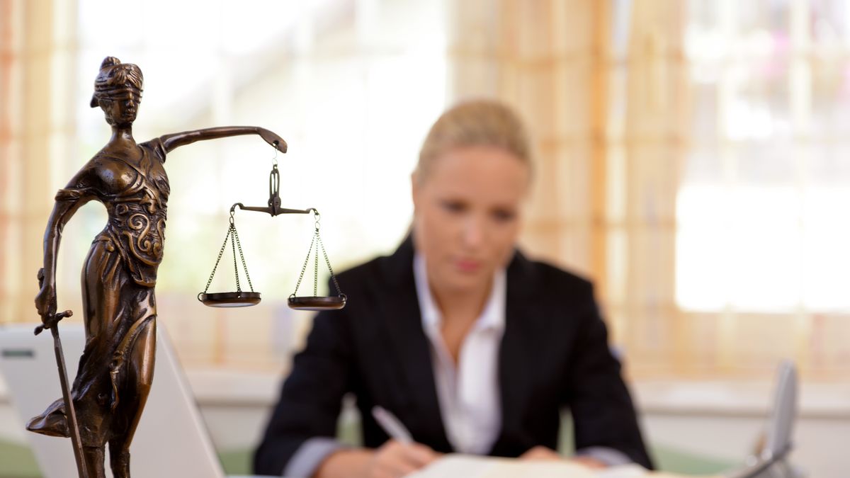 Zarobki prawników podskoczyły o 15 proc.