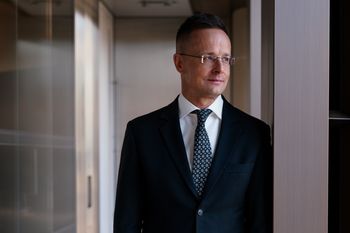 Paszporty dyplomatyczne dla ludzi Orbana. Tropy do Petera Szijjarto