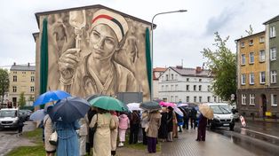 Słupsk: 35 lat samorządu pielęgniarek i położnych. Odsłonięto mural