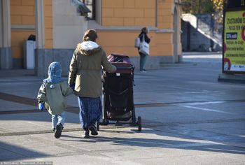 Polska się kurczy. W 90 powiatach dzietność runęła. Alarmujące dane