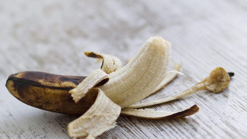 Nie wyrzucaj przejrzałych bananów. Zrobisz z nich pyszne śniadanie
