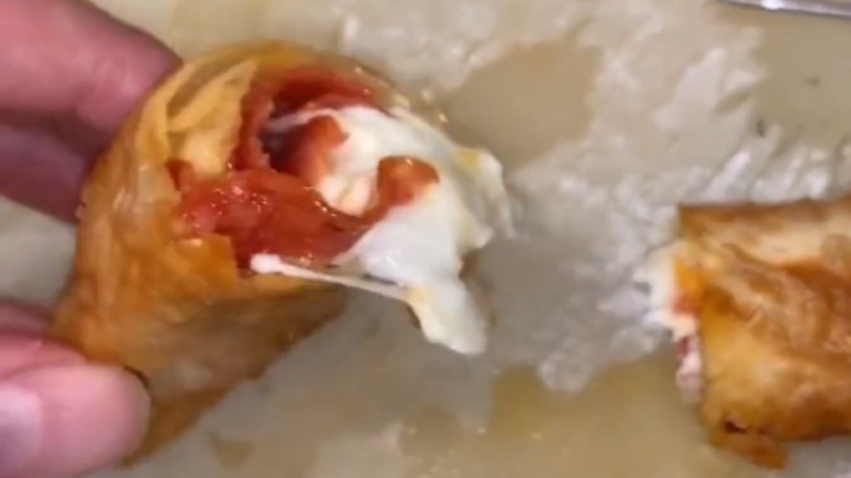 Rollsy pizzowe świetnie sprawdzą się jako przekąska na nieformalnej imprezie