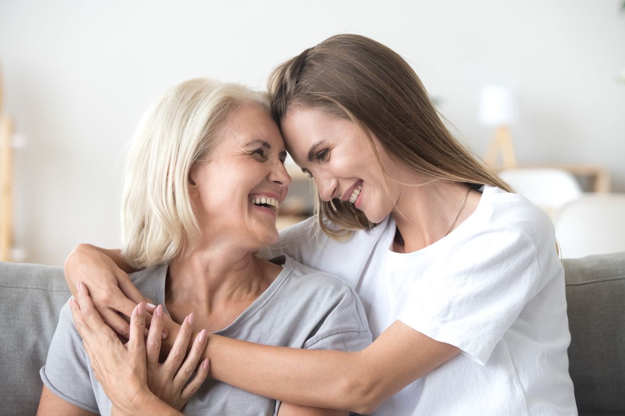Seniorzy zyskają rekompensatę za wychowanie dzieci - kto dostanie 800 zł?