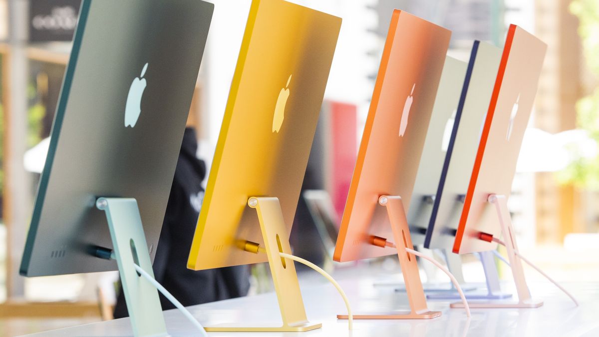 The new Apple Inc. iMac computers on display at an Apple store in Palo Alto, California, U.S., on Friday, May 21, 2021. Apple Inc. rolled out the first redesign of its flagship desktop iMac computer in almost a decade, showcasing its latest machine with in-house designed chips instead of those made by Intel Corp. Photographer: Nina Riggio/Bloomberg via Getty Images