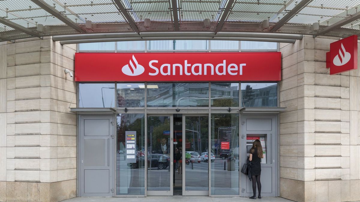 Bank Santander zwróci klientom skradzione z kont pieniądze