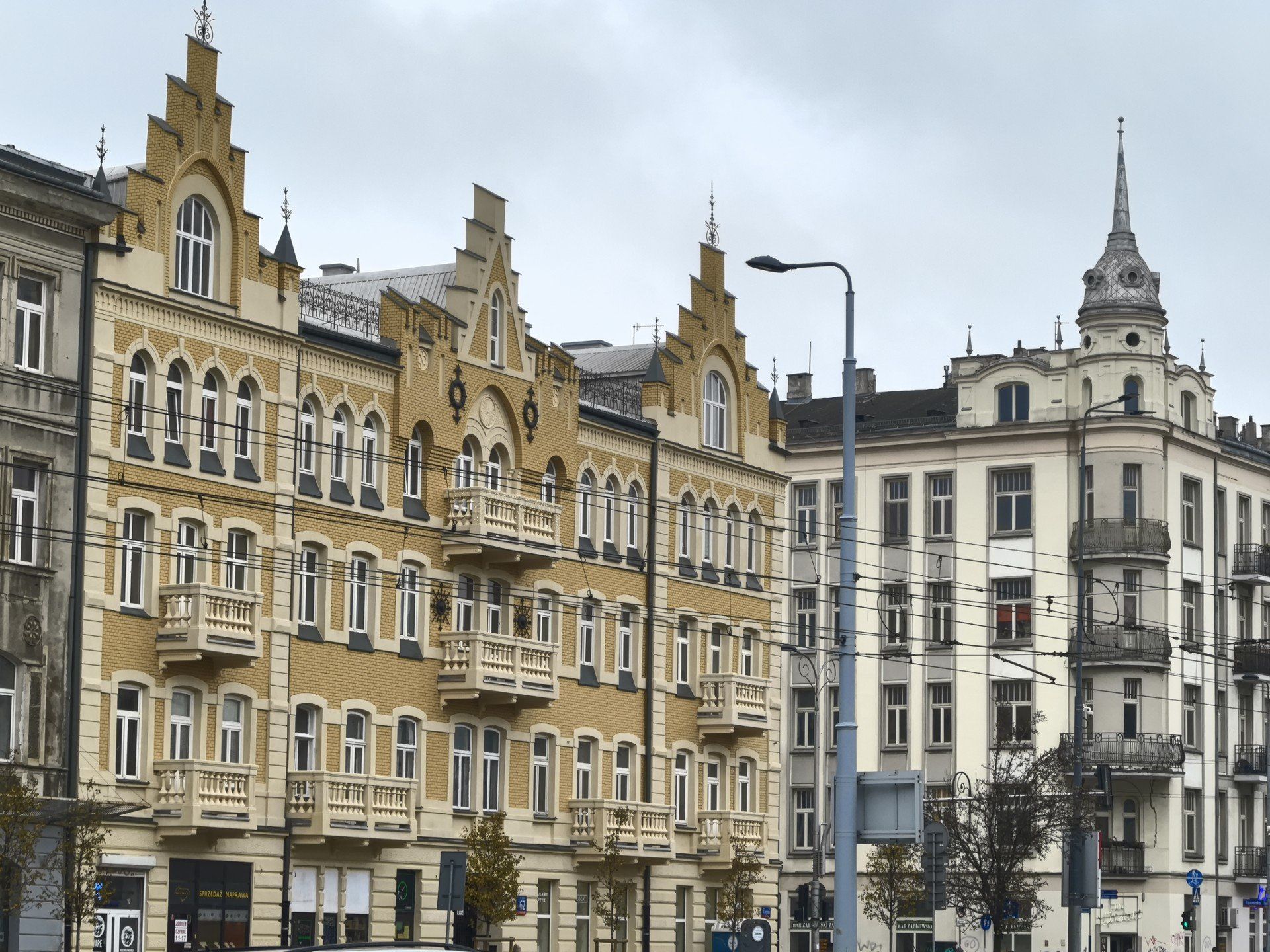 KAMIENICA PRAGA WARSZAWA PO REMONCIE KONSERWATORSKIM