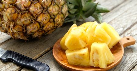 Ananas w puszce w wodzie (owoc i płyn)