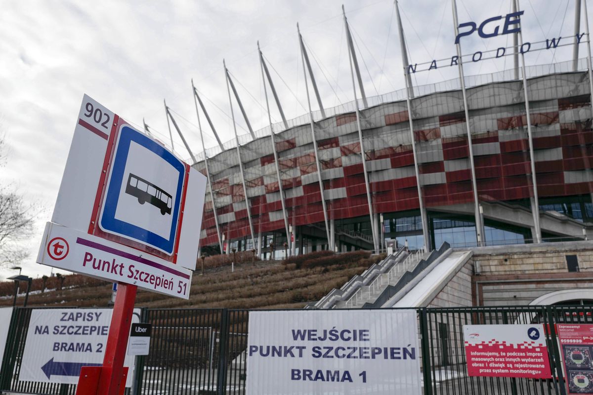 Koronawirus. Na Stadionie Narodowym zaczyna brakować wolnych łóżek