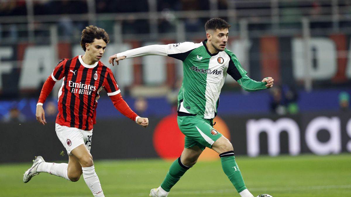 Getty Images / ANP MAURICE VAN STEEN (Photo by ANP via Getty Images) / Na zdjęciu: Jakub Moder (Feyenoord), obok Joao Felix (AC Milan)