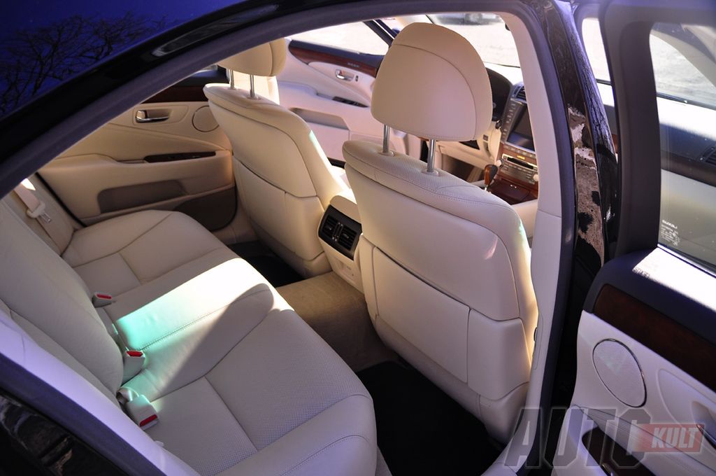 Lexus LS460 (Fot. Marcin Pogorzelski)