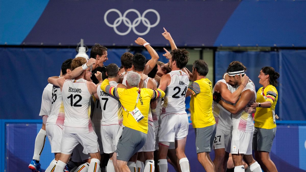 PAP/EPA / FRANCK ROBICHON  / Na zdjęciu: Belgowie cieszą się ze zwycięstwa