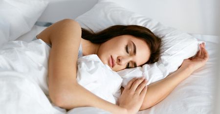 Dlaczego jesienią śpimy więcej?