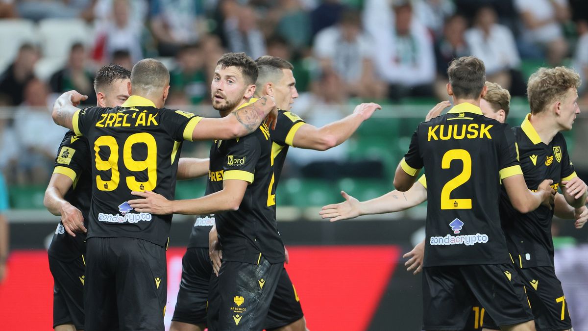 PAP / Leszek Szymański / Na zdjęciu: Piłkarze GKS-u Katowice.