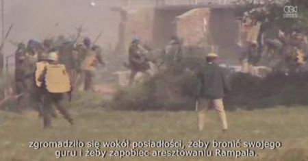 Wiele rannych w starciach policji ze zwolennikami hinduskiego guru