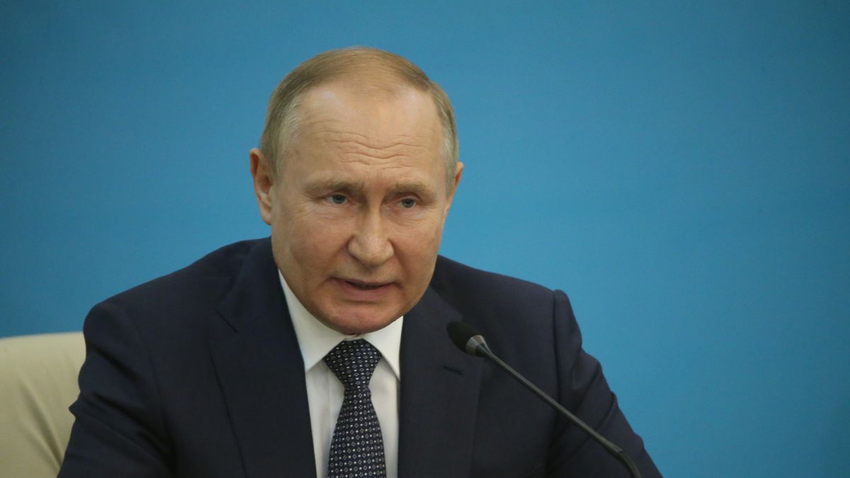 TEHRAN, IRAN - JULY 19:  (RUSSIA OUT) Russian President Vladimir Putin speaks during a joint news conference July 19, 2022 in Tehran, Iran.  Putin and Turkish President Recep Tayyip Erdogan traveled to Iran for the 7th Guarantor States Summit. (Photo by Contributor/Getty Images)