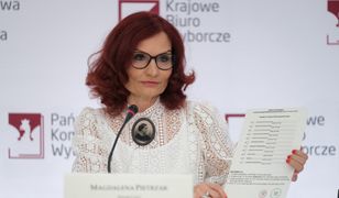 Magdalena Pietrzak znów zaskoczyła stylizacją. Trudno nie spojrzeć na nietypową ozdobę szefowej KBW