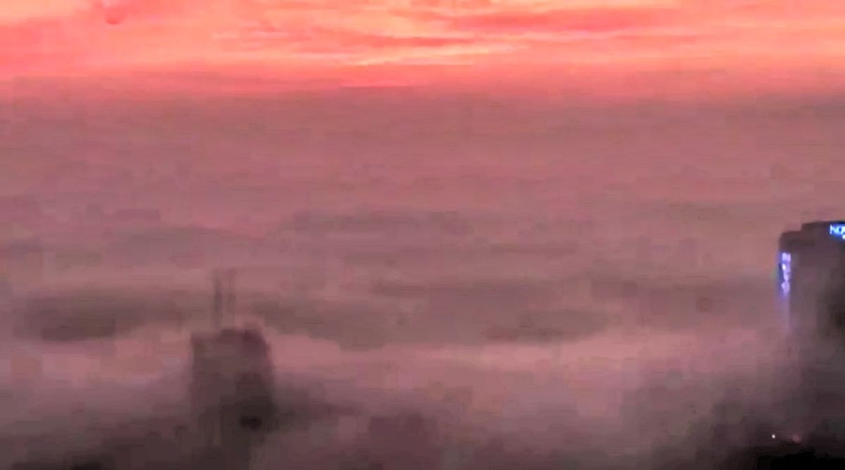 Warszawa pod "kołdrą". Gęsta mgła w stolicy [WIDEO]