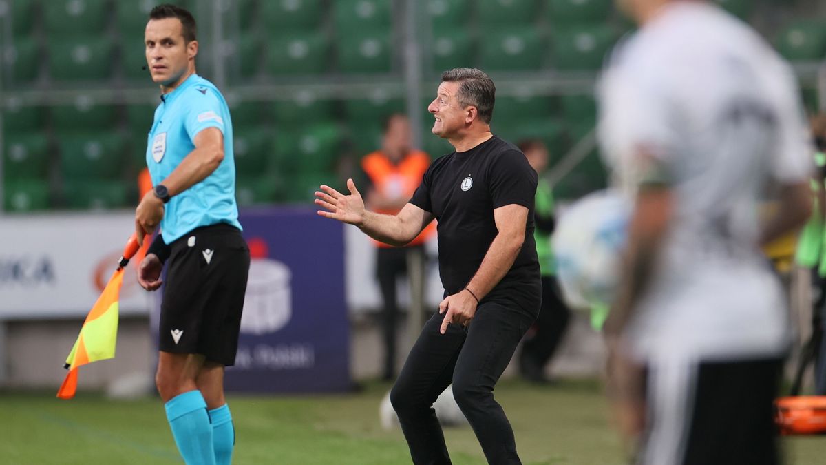 PAP / Leszek Szymański / Na zdjęciu: trener Kosta Runjaić