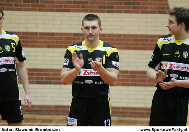 Daniel Skowroński w sezonie 2010/2011 był jednym z czołowych strzelców ASPR-u Zawadzkie. Przed startem kolejnego sezonu dołączył do ekipy śląskiej Olimpii