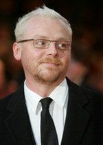 Stary Simon Pegg monitoruje superbohaterów
