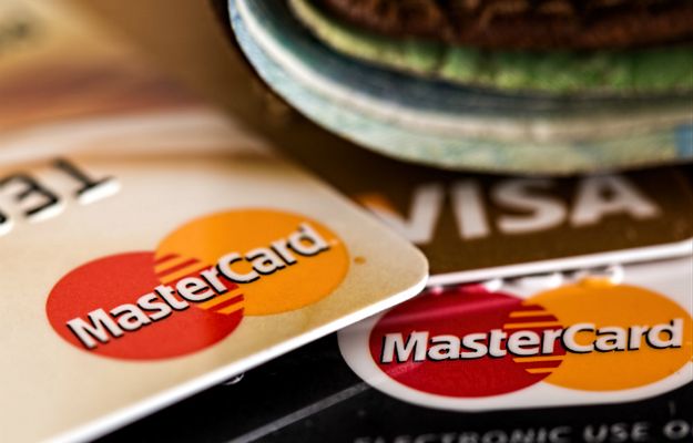 Klienci nie chcą kart kredytowych