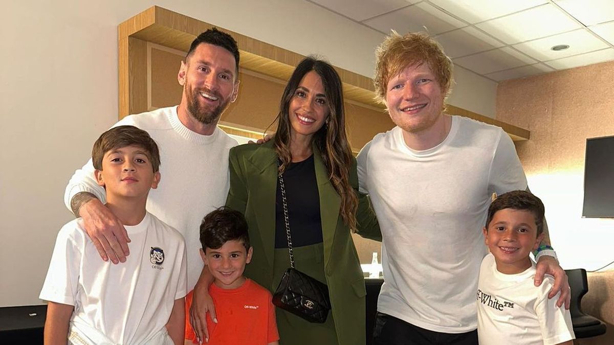 Na zdjęciu Leo Messi z żoną i synami oraz Ed Sheeran.