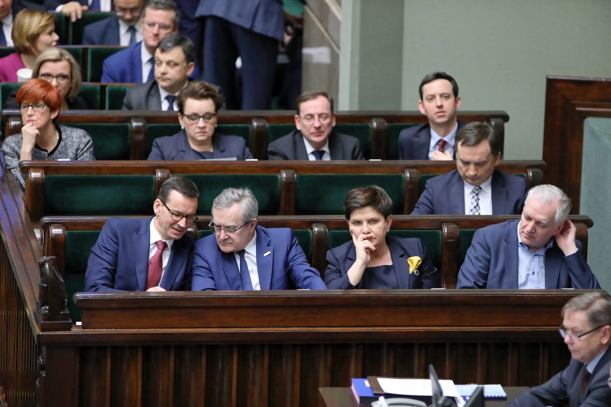 Konflikt w rządzie wokół "piątki Kaczyńskiego"? Jarosław Gowin komentuje