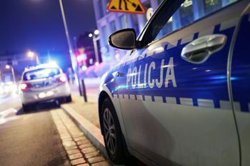 Gostyń. Mężczyzna uderzył policjanta. Jego brat odpowie za znieważenie
