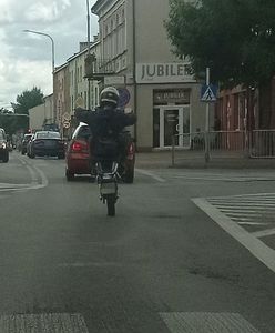 Jechał na jednym kole. Policja nie miała litości