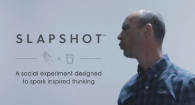 Policzkowanie i alkohol na kreatywność pracowników agencji w parodii od Leo Burnett (wideo)