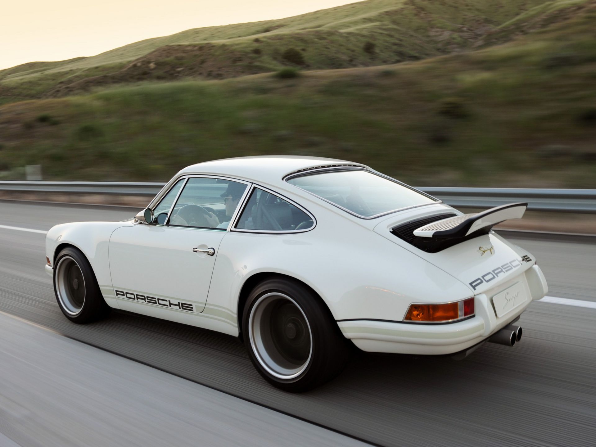 Singer Porsche 911 - król współczesnych klasyków 49