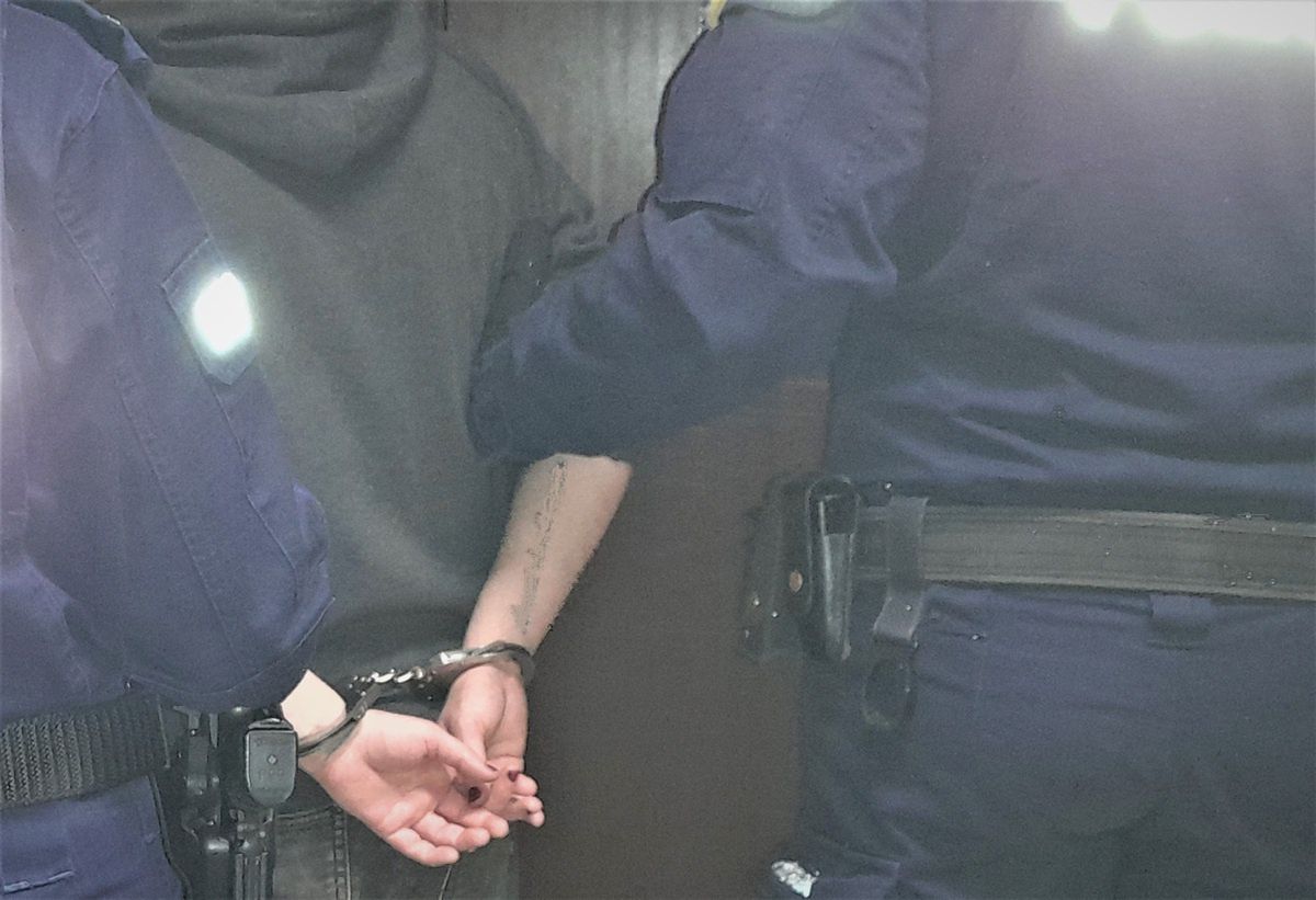 Pamięć do twarzy. Policjant rozpoznał w autobusie poszukiwaną kobietę