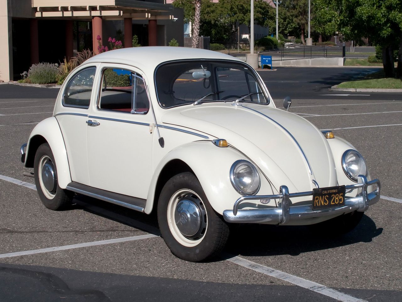 Volkswagen Garbus 1938 - 2003 (fot.Robert Couse-Baker)