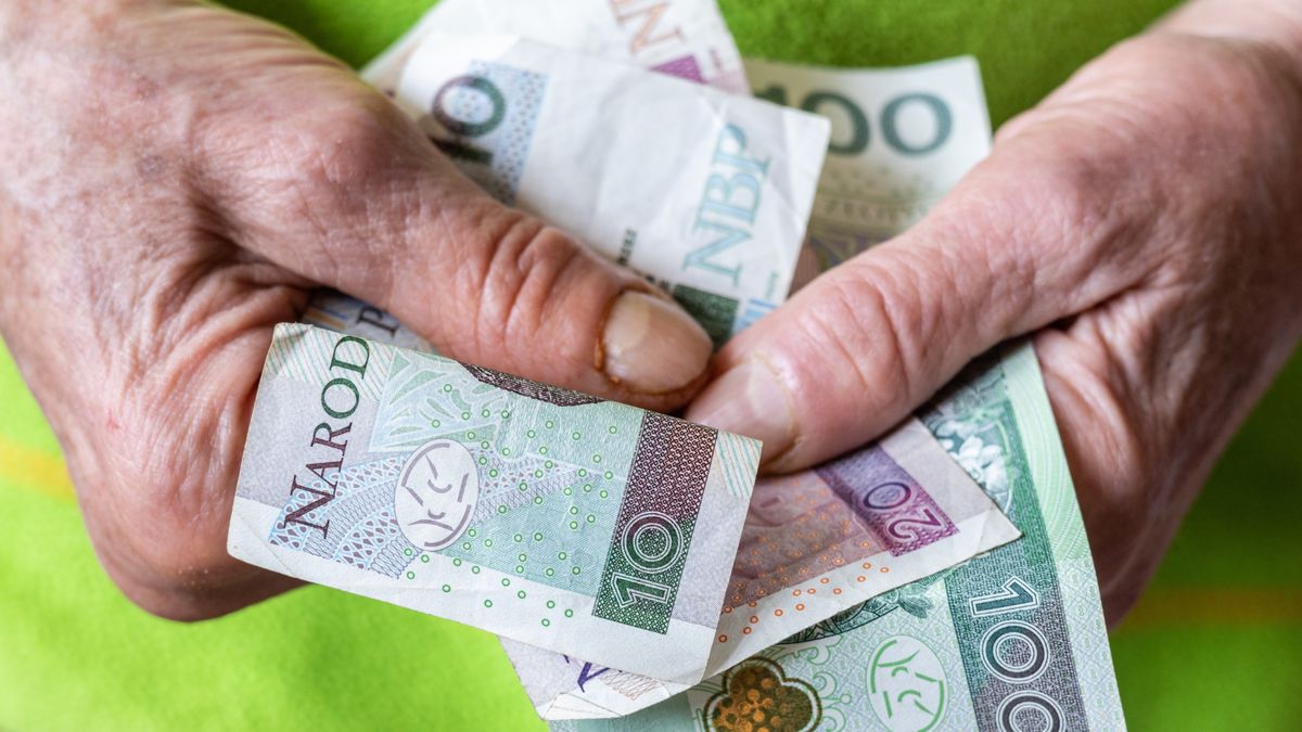 Zmiana w przepisach może utrudnić przyjmowanie emerytury w gotówce