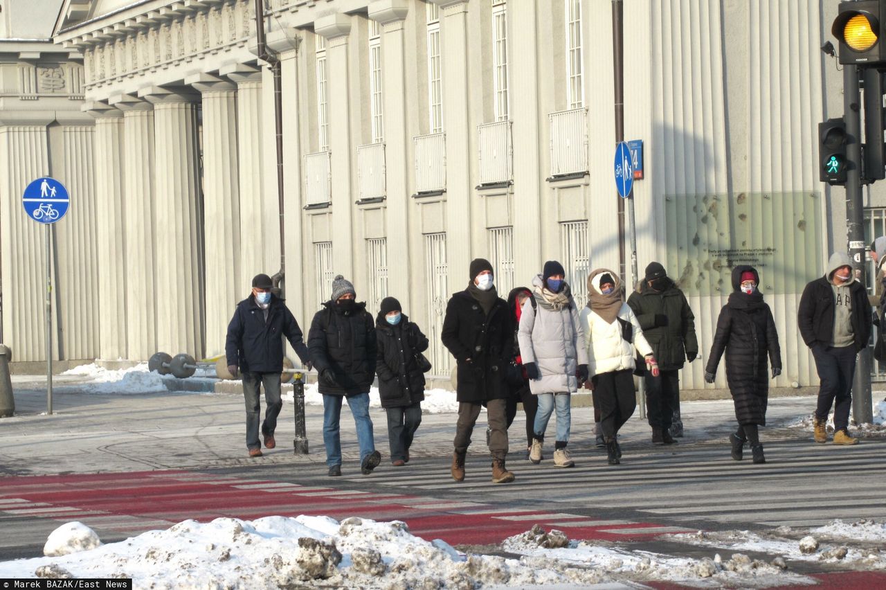 Nowe obostrzenia. Zamknięte hotele na Warmii i Mazurach, koniec z przyłbicami i szalikami